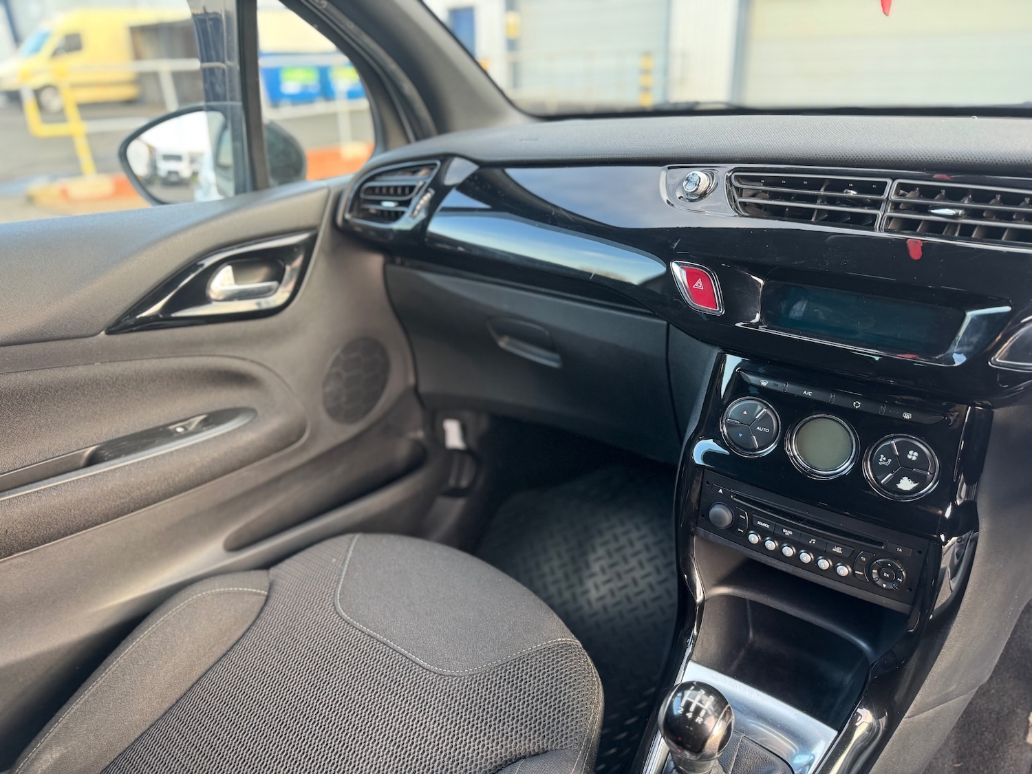 Used Citroen DS3 2013 for sale - 76493838: Photo 12