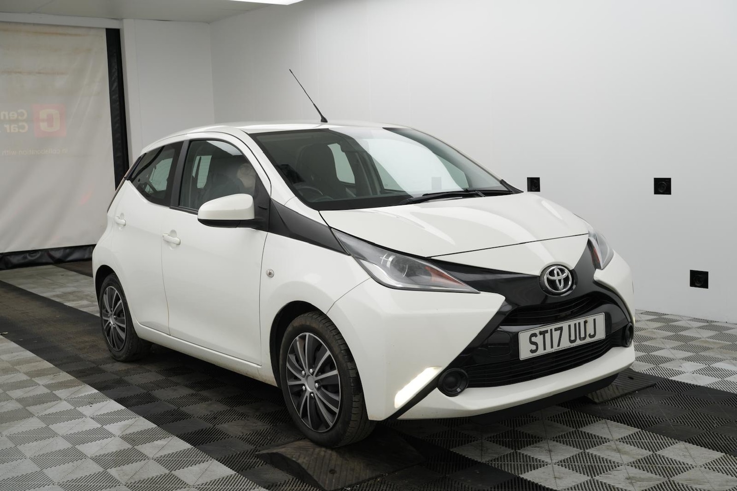 Used Toyota AYGO 2017 for sale - 77864555: Photo 2