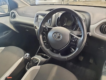 Used Toyota AYGO 2017 for sale - 77864555: Photo