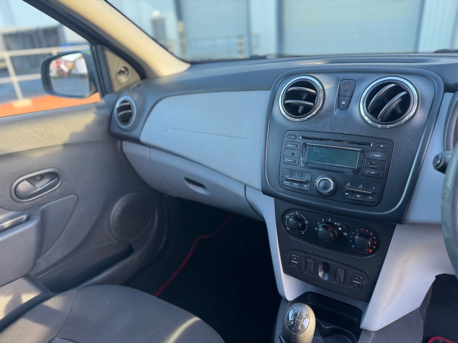 Used Dacia Sandero 2013 for sale - 77207405: Photo 12