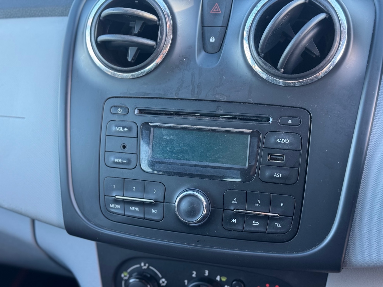 Used Dacia Sandero 2013 for sale - 77207405: Photo 14