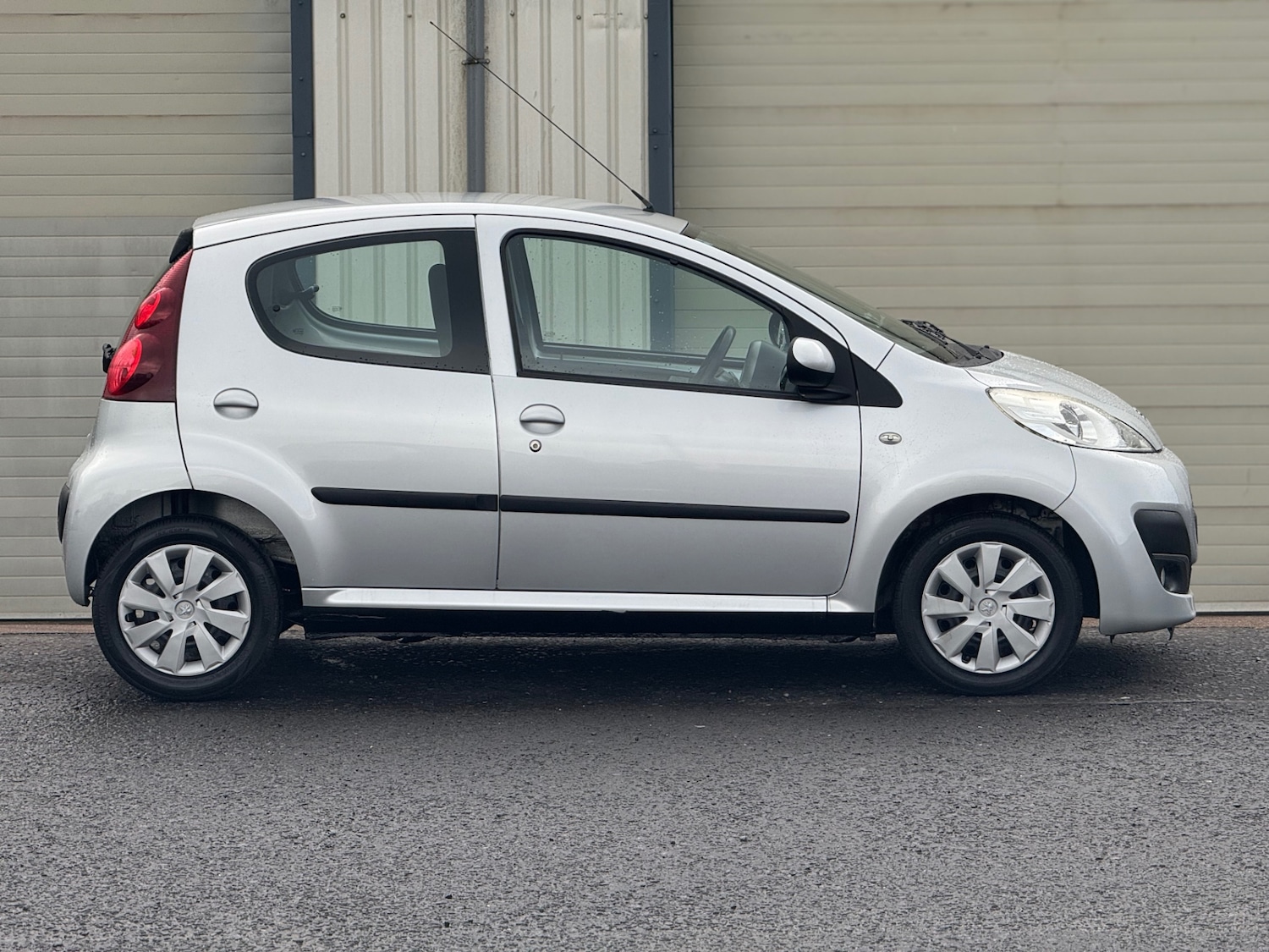 Used Peugeot 107 2013 for sale - 77490416: Photo 6