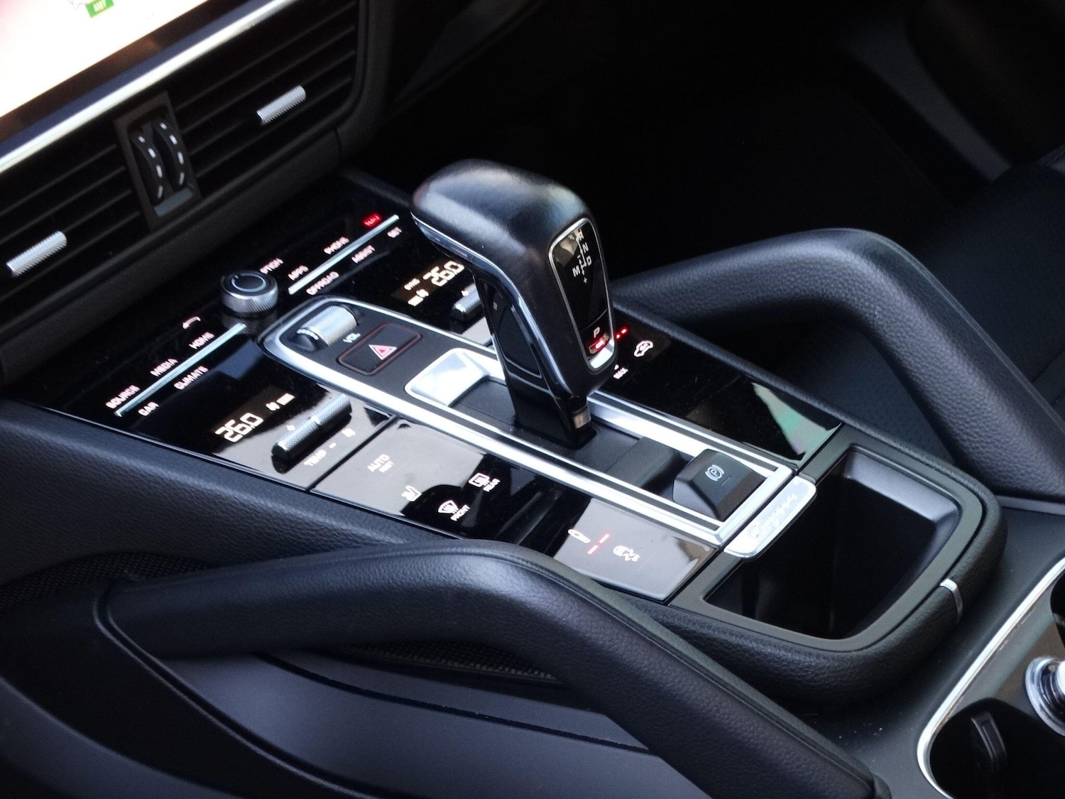 Used Porsche Cayenne 2021 for sale - 77190856: Photo 16