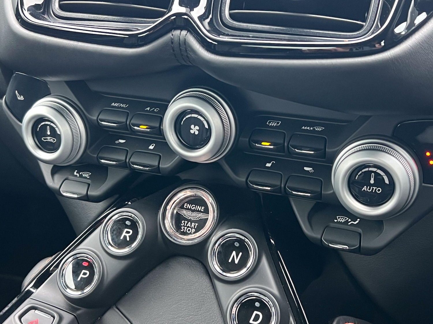 Used Aston Martin Vantage 2018 for sale - 77156735: Photo 31