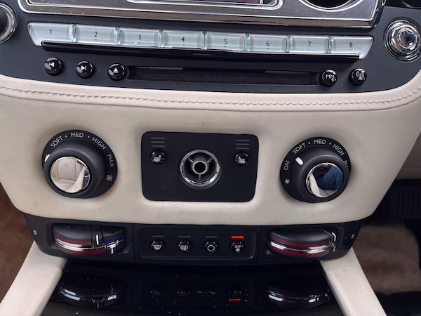 Used Rolls-Royce Silver Dawn 2016 for sale - 73798887: Photo 27