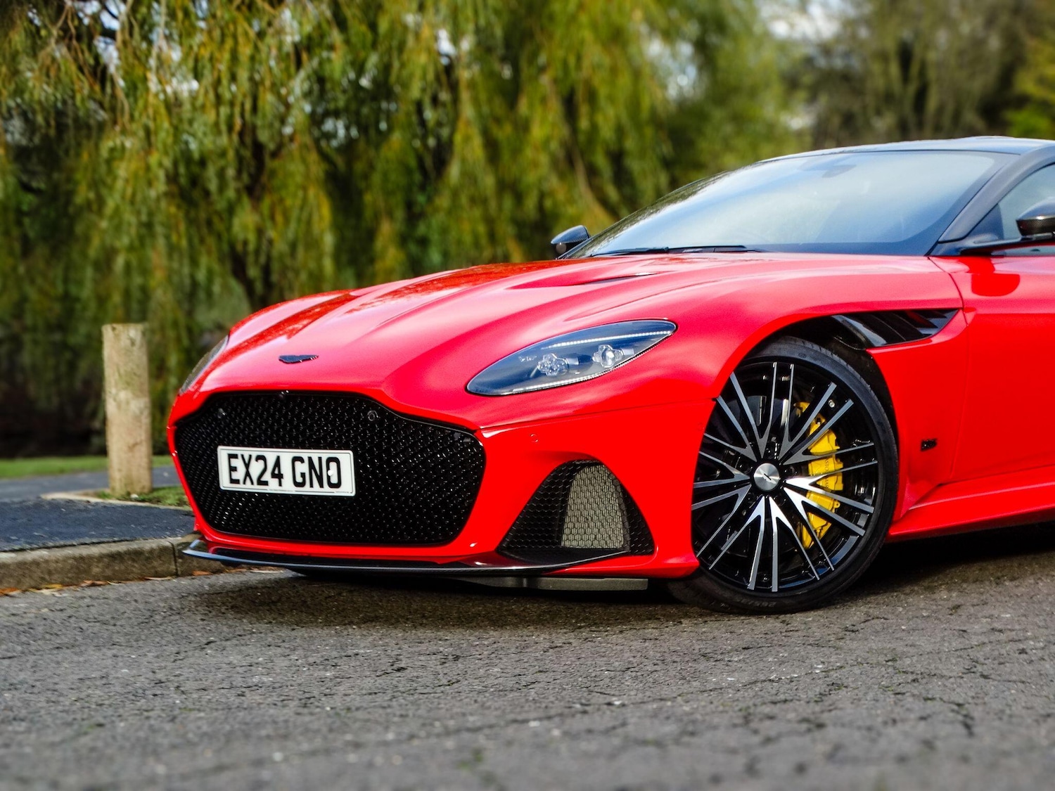 Used Aston Martin DBS 2024 for sale - 76658956: Photo 17