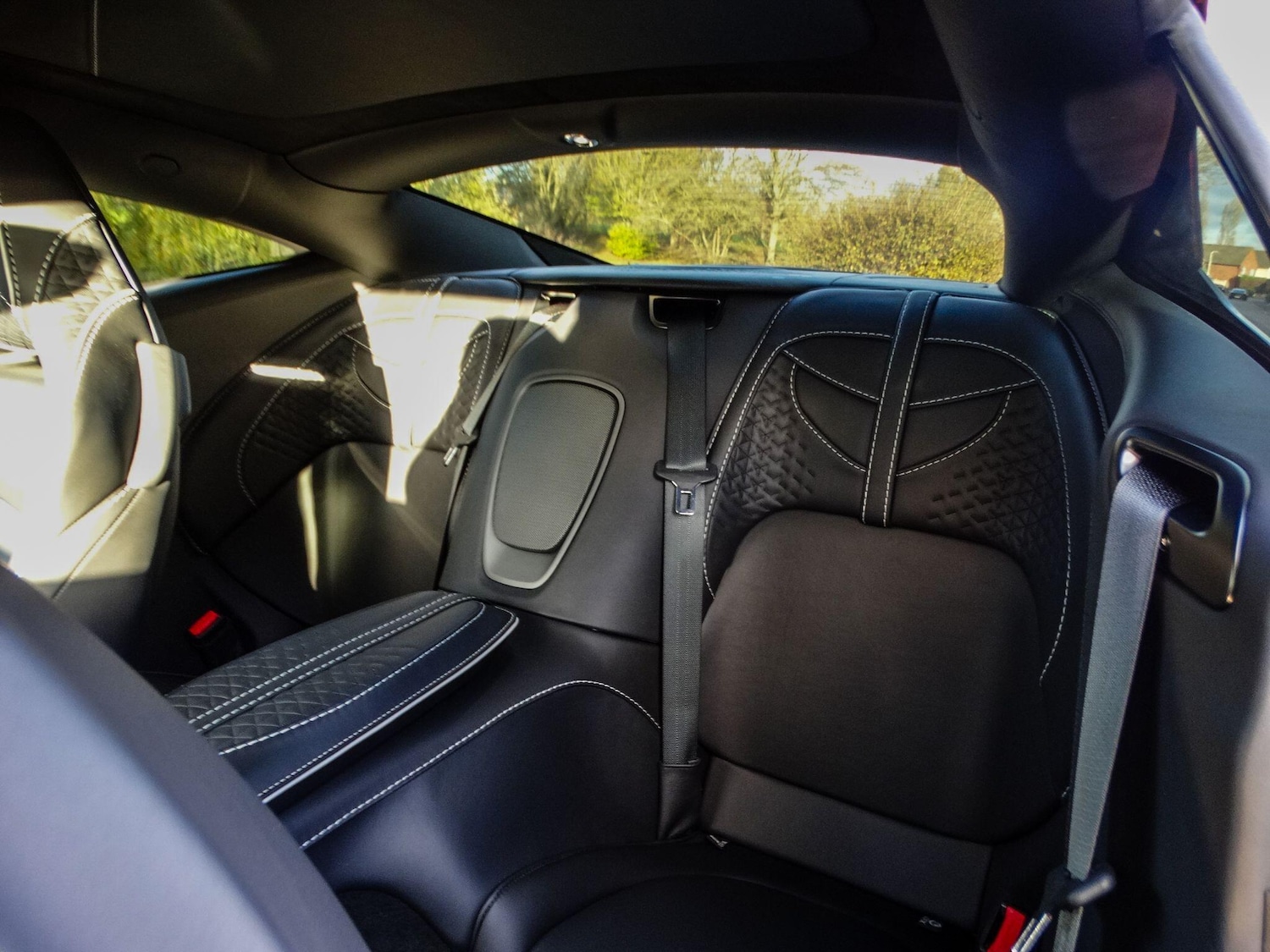 Used Aston Martin DBS 2024 for sale - 76658956: Photo 23