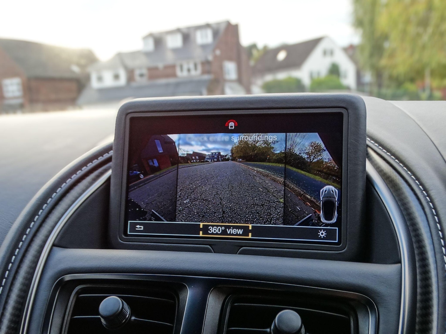 Used Aston Martin DBS 2024 for sale - 76658956: Photo 34