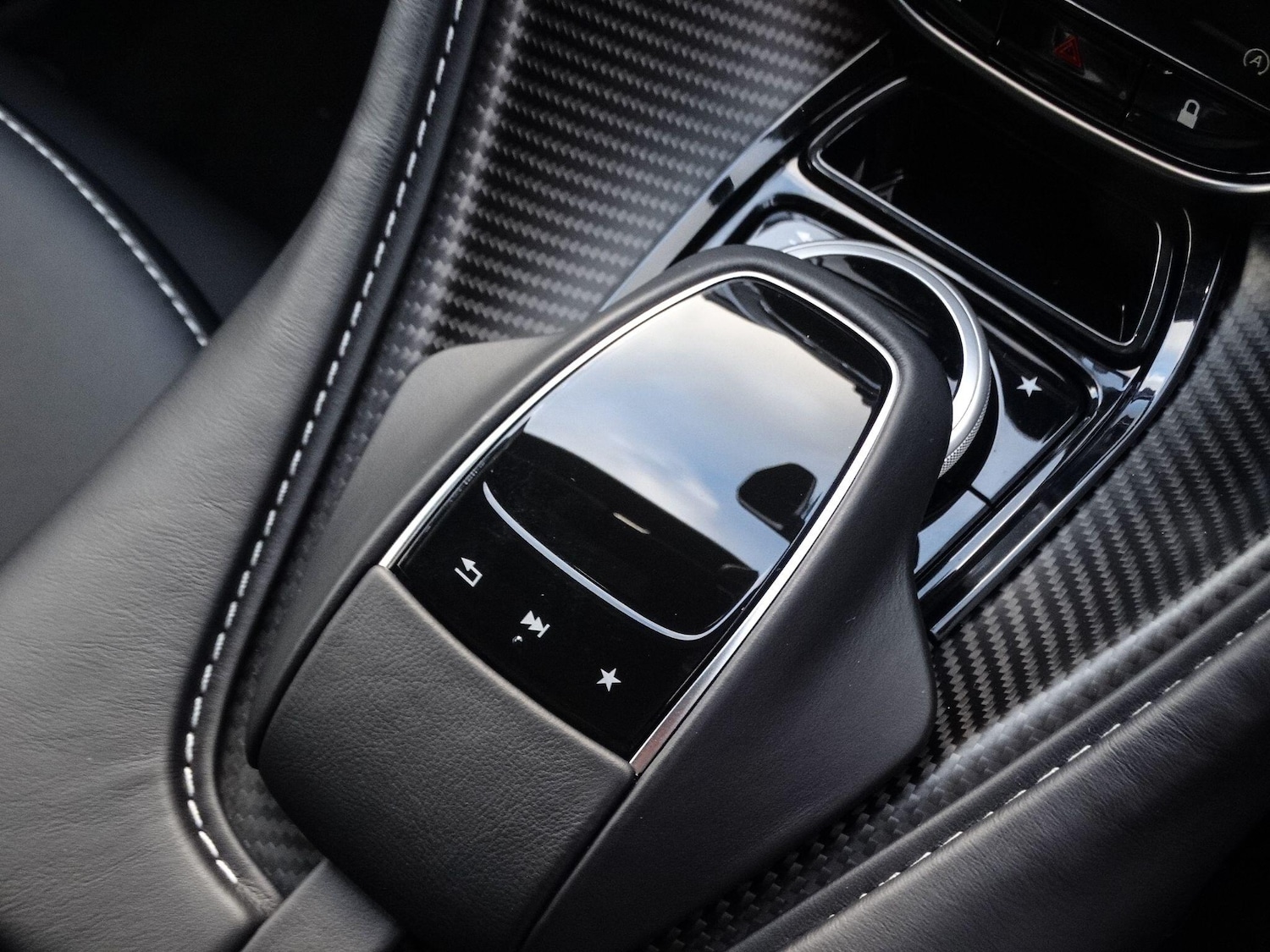 Used Aston Martin DBS 2024 for sale - 76658956: Photo 37