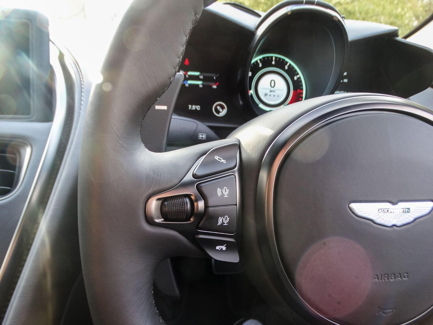 Used Aston Martin DBS 2024 for sale - 76658956: Photo 39