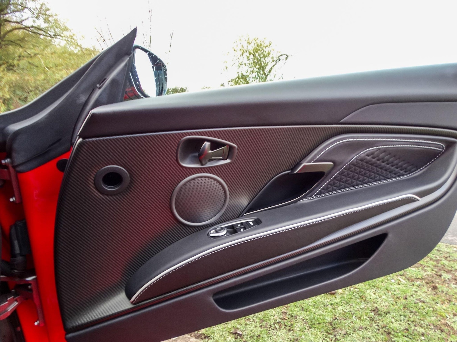 Used Aston Martin DBS 2024 for sale - 76658956: Photo 42