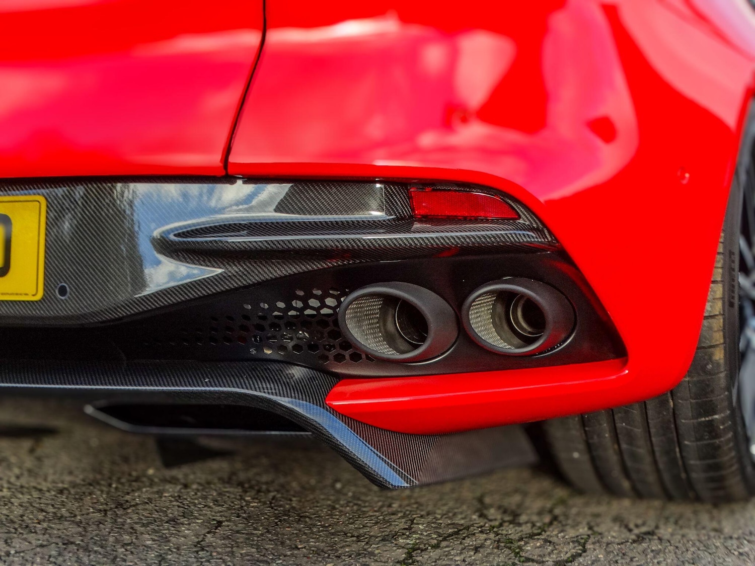 Used Aston Martin DBS 2024 for sale - 76658956: Photo 43