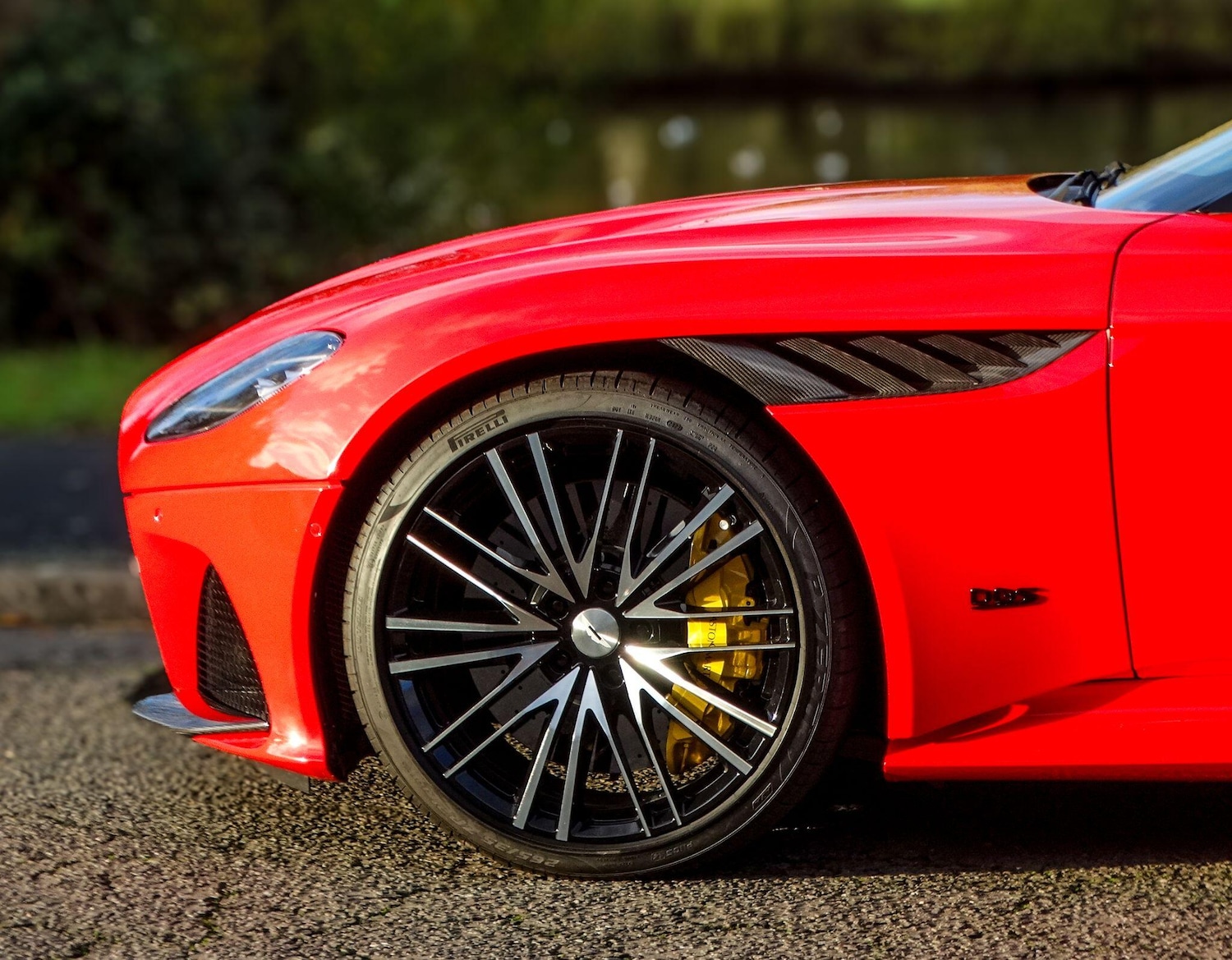 Used Aston Martin DBS 2024 for sale - 76658956: Photo 5