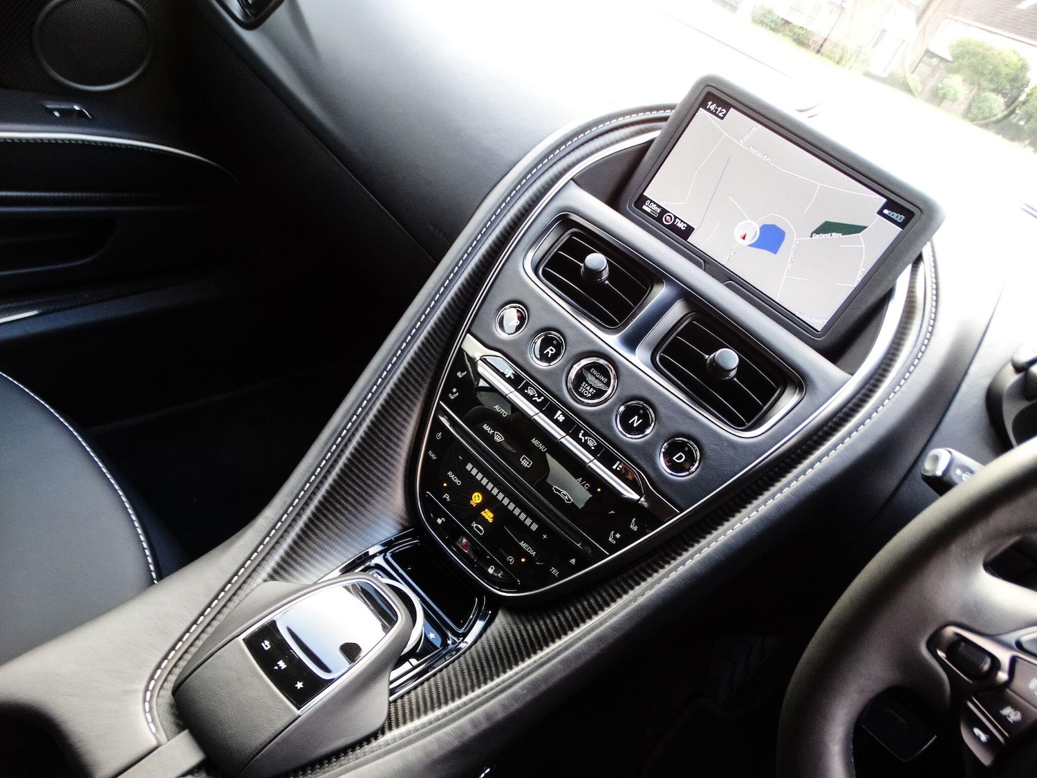 Used Aston Martin DBS 2024 for sale - 76658956: Photo 6