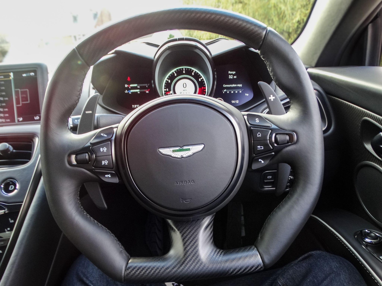 Used Aston Martin DBS 2024 for sale - 76658956: Photo 7