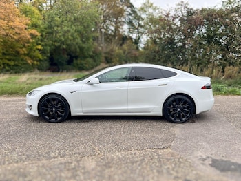 Used Tesla Model S 2020 for sale - 76201259: Photo 2