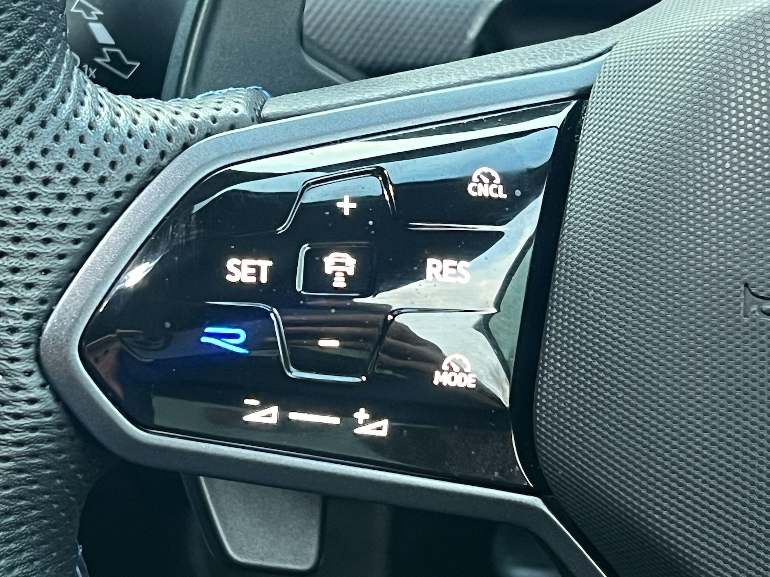 Used Volkswagen Golf 2024 for sale - 77029234: Photo 40