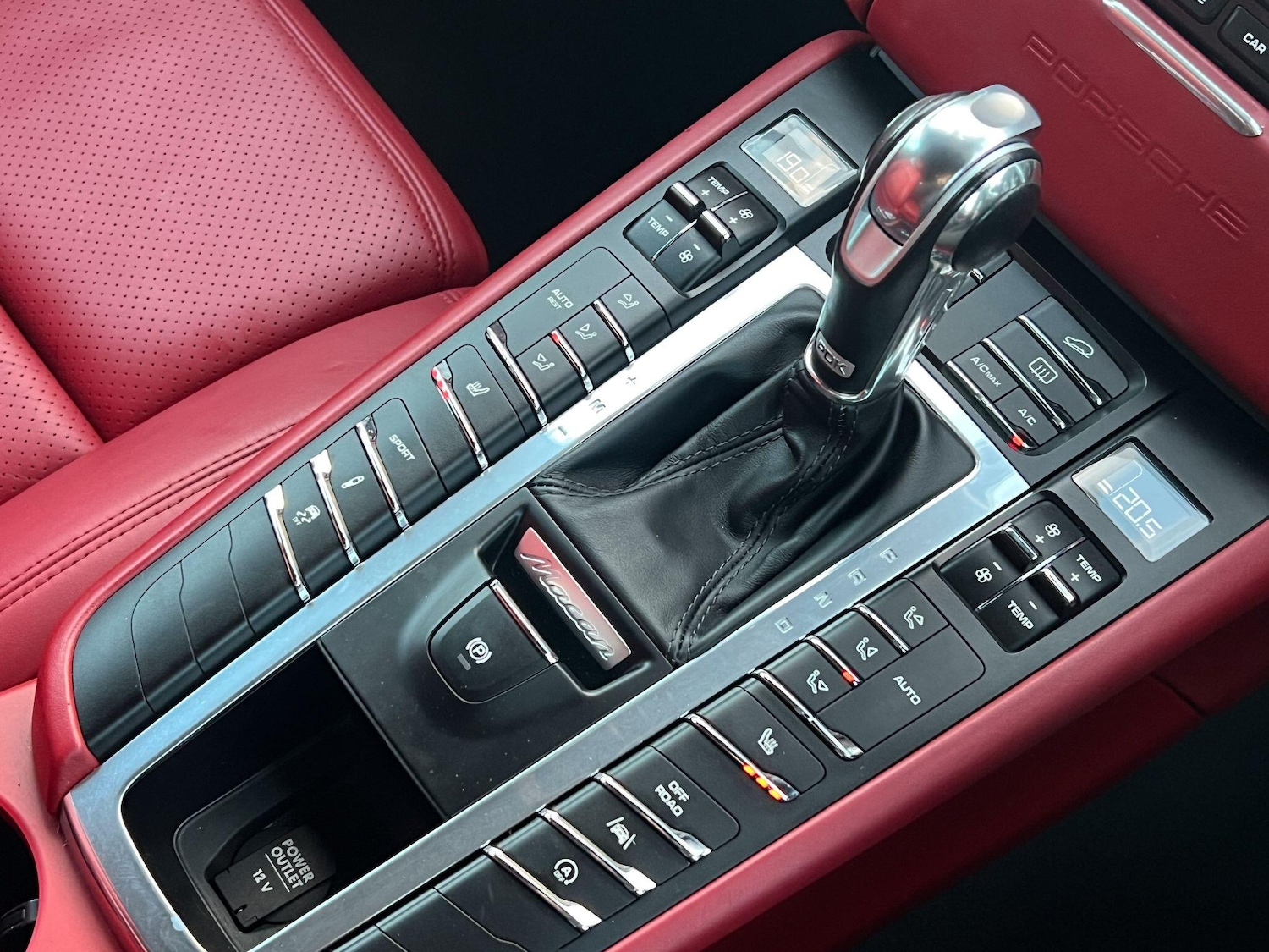 Used Porsche Macan 2017 for sale - 76823863: Photo 28