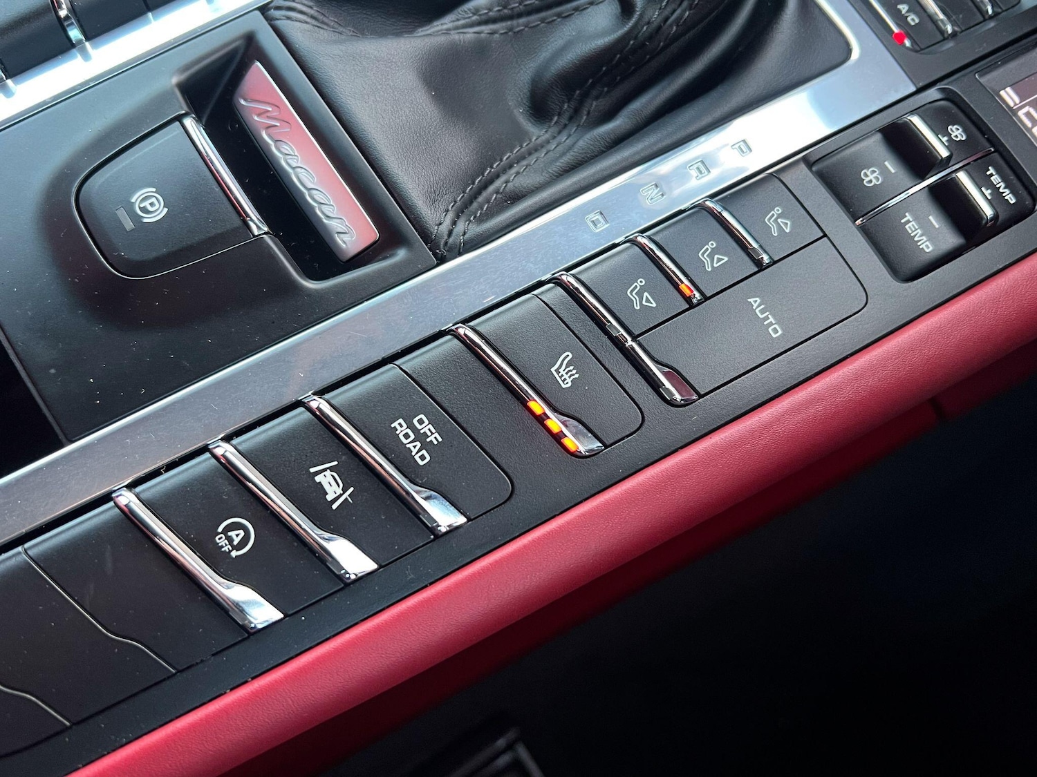 Used Porsche Macan 2017 for sale - 76823863: Photo 31