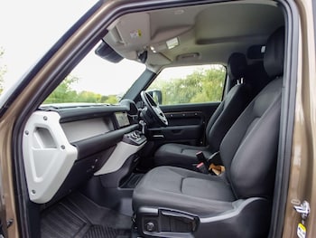 Used Land Rover Defender 90 2024 for sale - 76295050: Photo