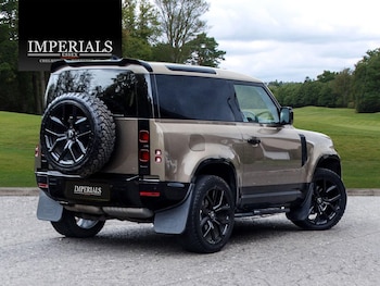 Used Land Rover Defender 90 2024 for sale - 76295050: Photo