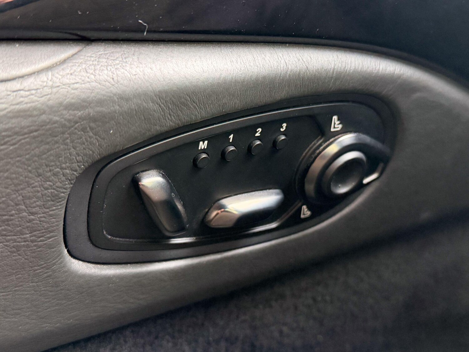 Used Aston Martin Vantage 2019 for sale - 77479323: Photo 28