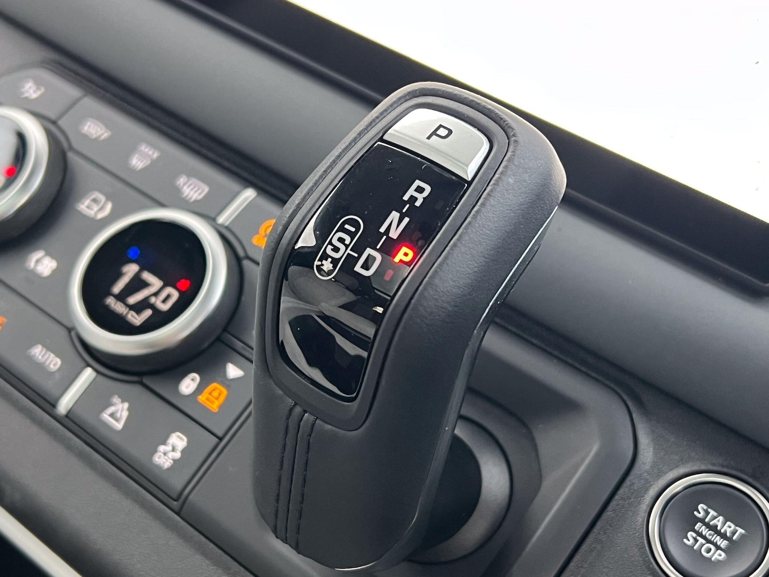 Used Land Rover Defender 110 2024 for sale - 76371288: Photo 42