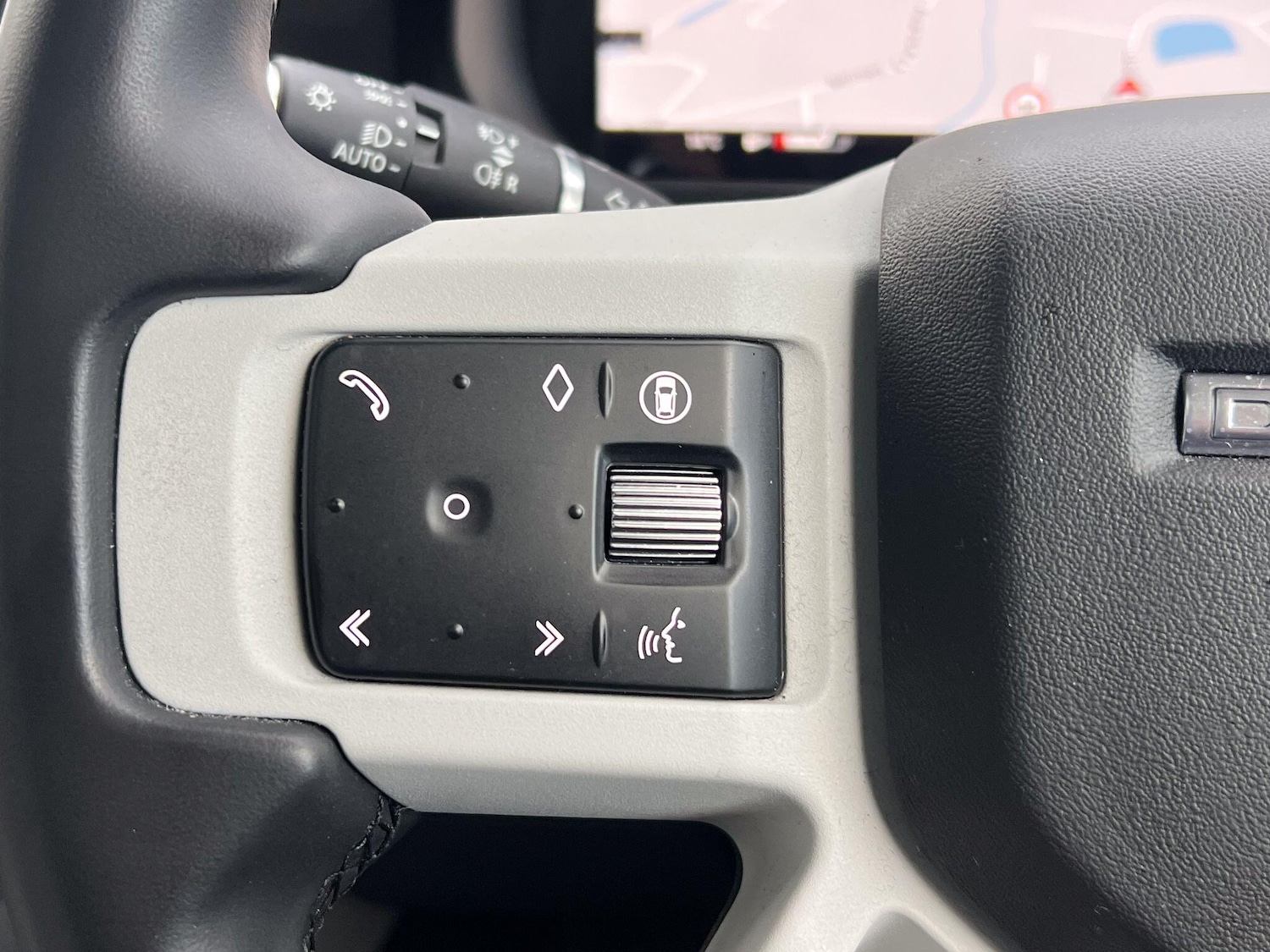 Used Land Rover Defender 110 2024 for sale - 76371288: Photo 45