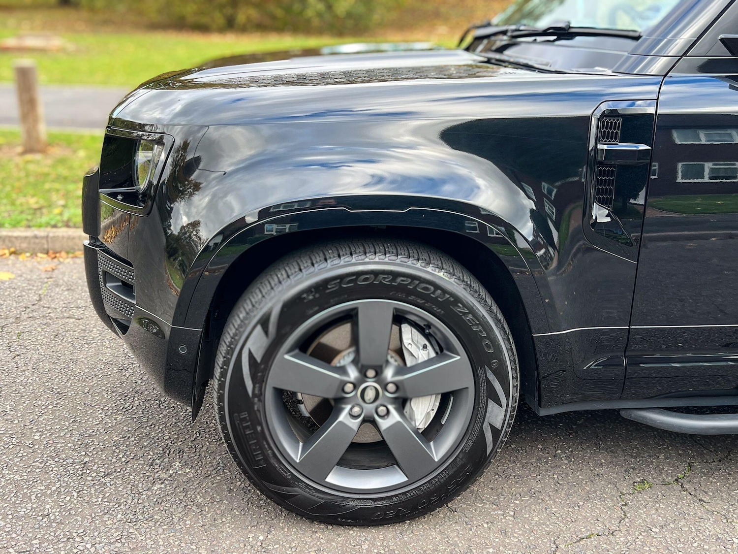 Used Land Rover Defender 110 2024 for sale - 76371288: Photo 5