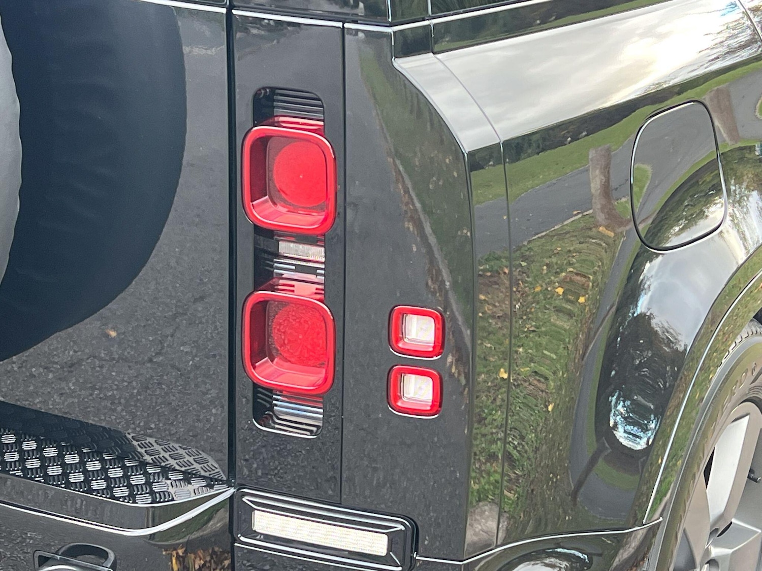 Used Land Rover Defender 110 2024 for sale - 76371288: Photo 50