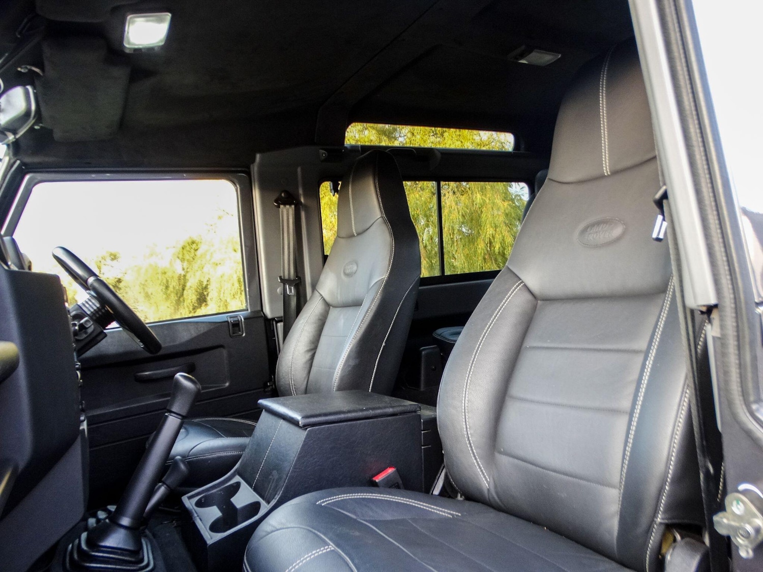 Used Land Rover Defender 90 2015 for sale - 76659064: Photo 13