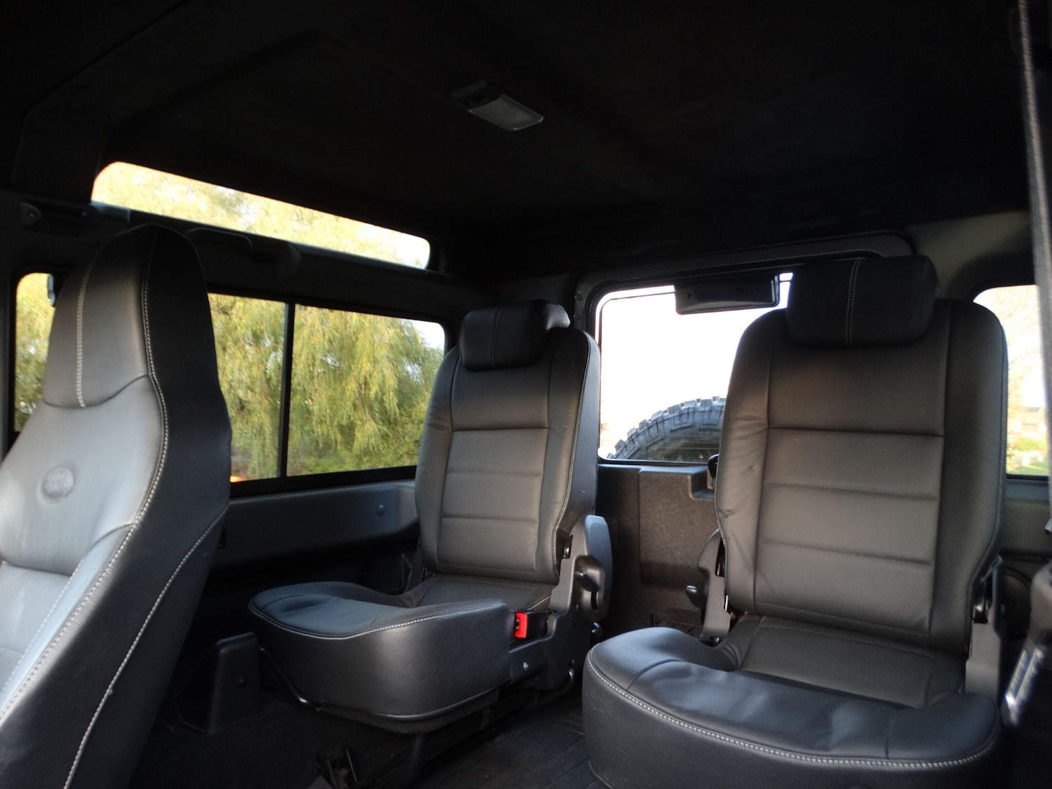 Used Land Rover Defender 90 2015 for sale - 76659064: Photo 14