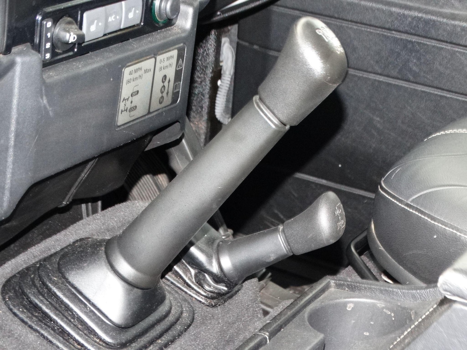 Used Land Rover Defender 90 2015 for sale - 76659064: Photo 18