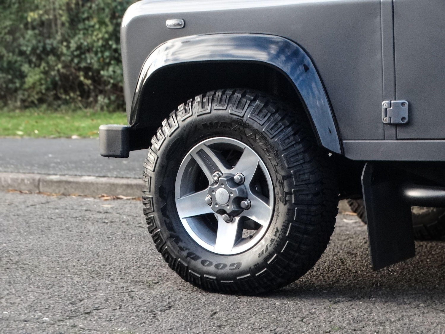 Used Land Rover Defender 90 2015 for sale - 76659064: Photo 24