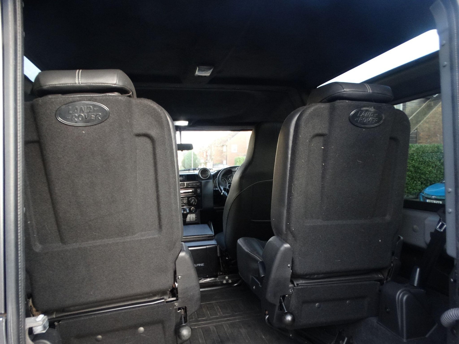 Used Land Rover Defender 90 2015 for sale - 76659064: Photo 25