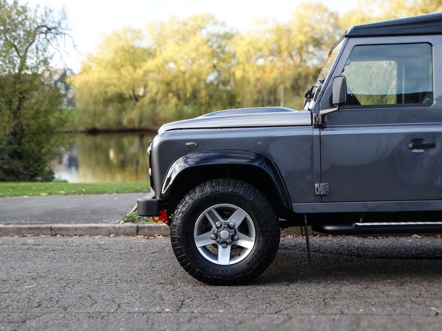 Used Land Rover Defender 90 2015 for sale - 76659064: Photo 5