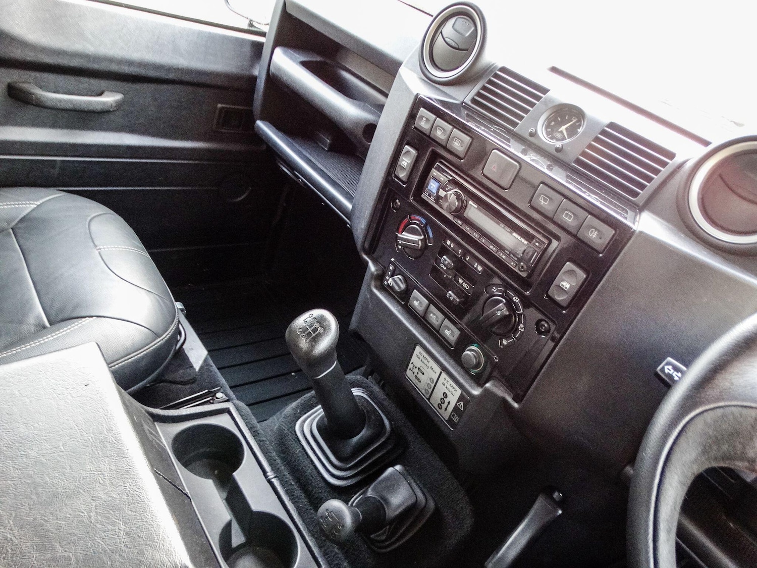 Used Land Rover Defender 90 2015 for sale - 76659064: Photo 6