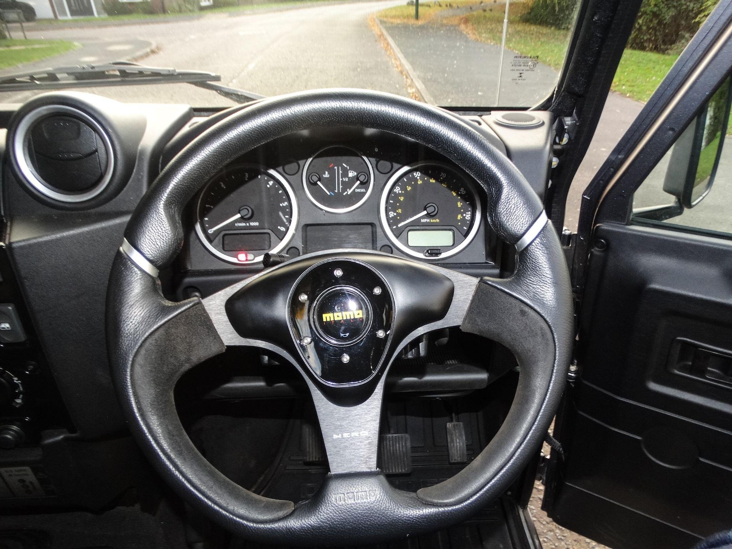 Used Land Rover Defender 90 2015 for sale - 76659064: Photo 7