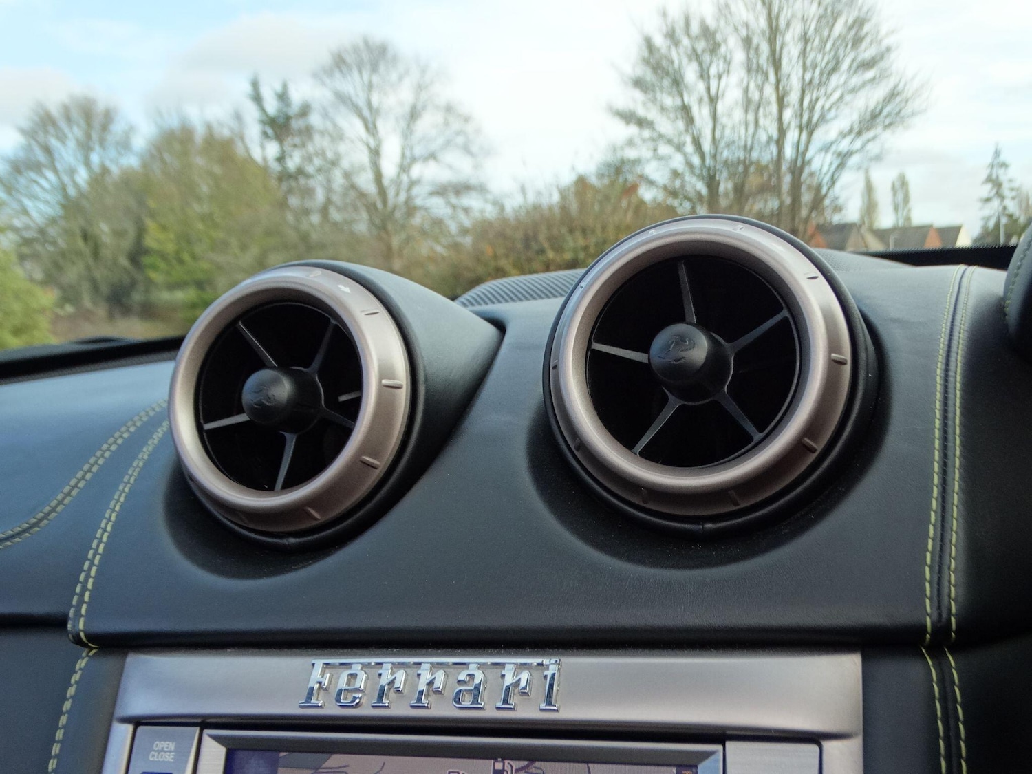 Used Ferrari California 2010 for sale - 76585035: Photo 24