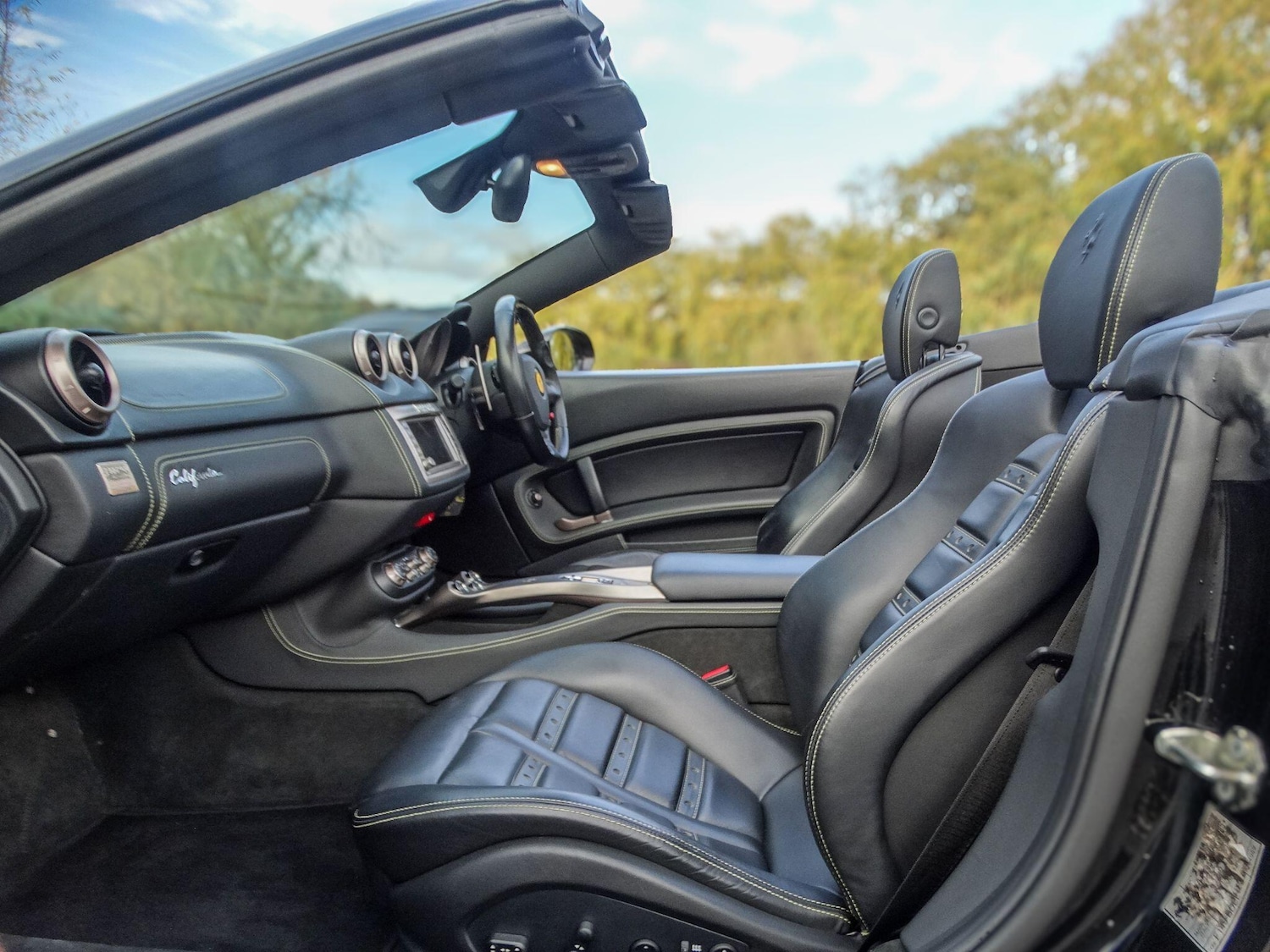 Used Ferrari California 2010 for sale - 76585035: Photo 3