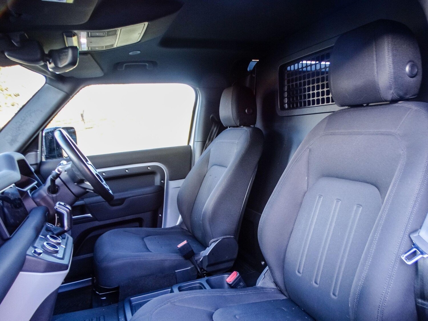 Used Land Rover Defender 2021 for sale - 77570459: Photo 17