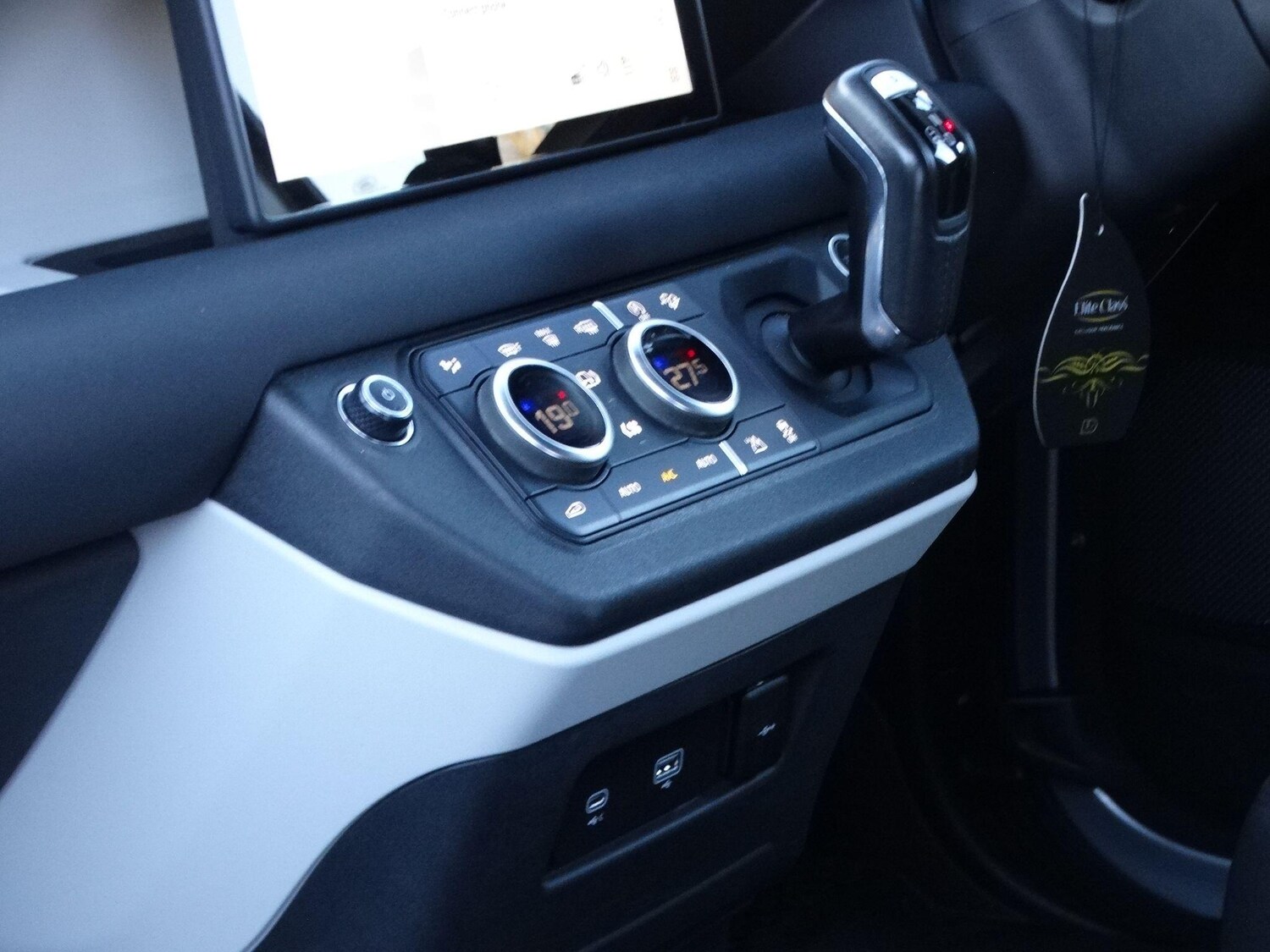 Used Land Rover Defender 2021 for sale - 77570459: Photo 20