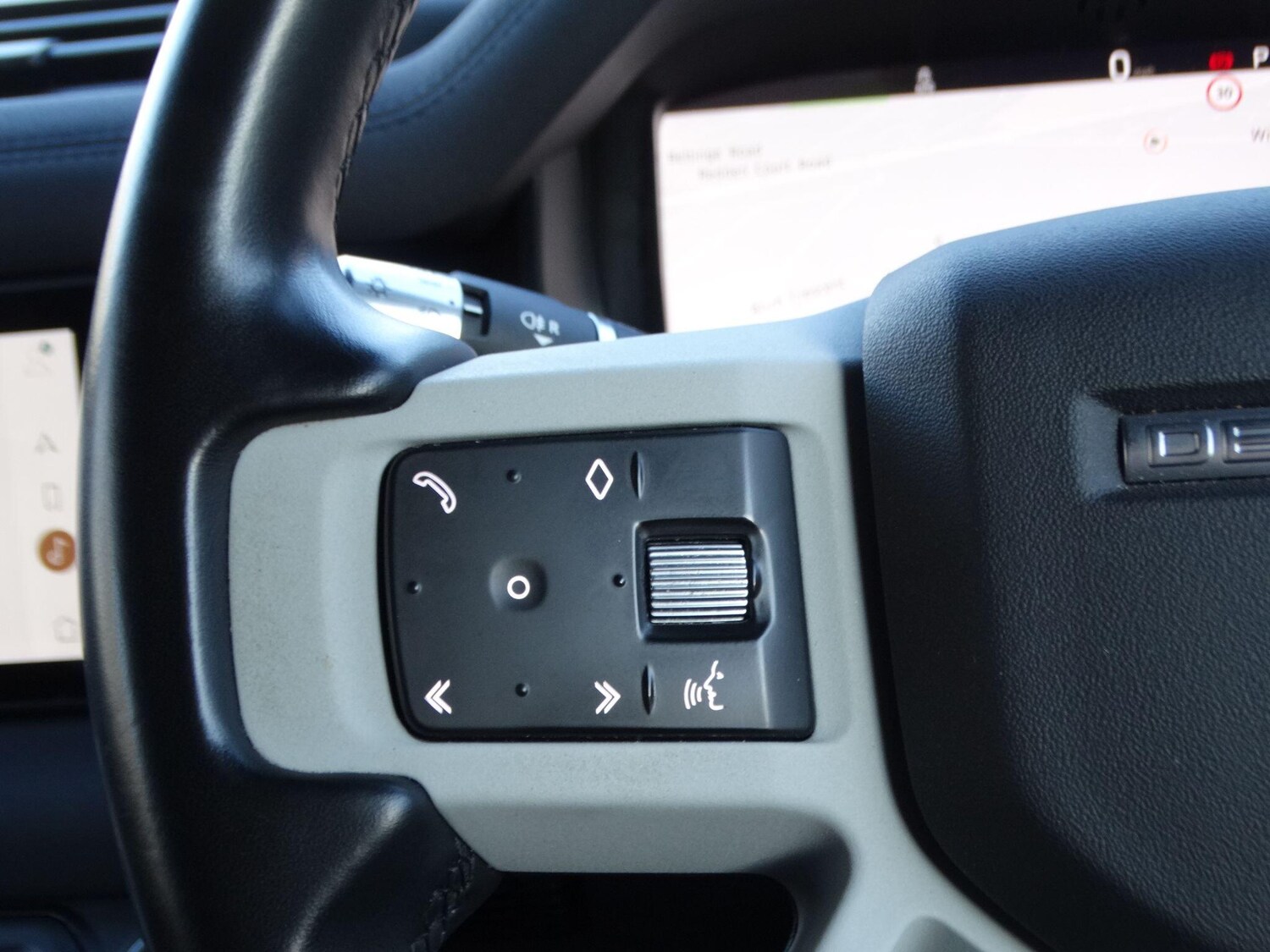 Used Land Rover Defender 2021 for sale - 77570459: Photo 36