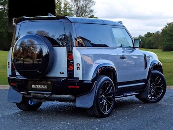 Used Land Rover Defender 2021 for sale - 77570459: Photo