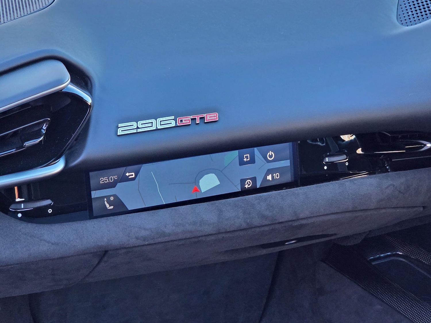 Used Ferrari 296 GTB 2022 for sale - 77130932: Photo 15