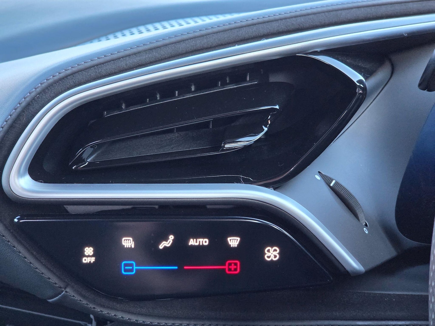 Used Ferrari 296 GTB 2022 for sale - 77130932: Photo 24