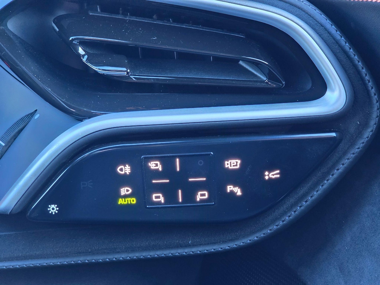 Used Ferrari 296 GTB 2022 for sale - 77130932: Photo 25