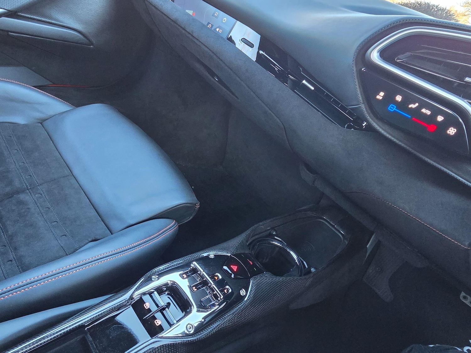 Used Ferrari 296 GTB 2022 for sale - 77130932: Photo 6