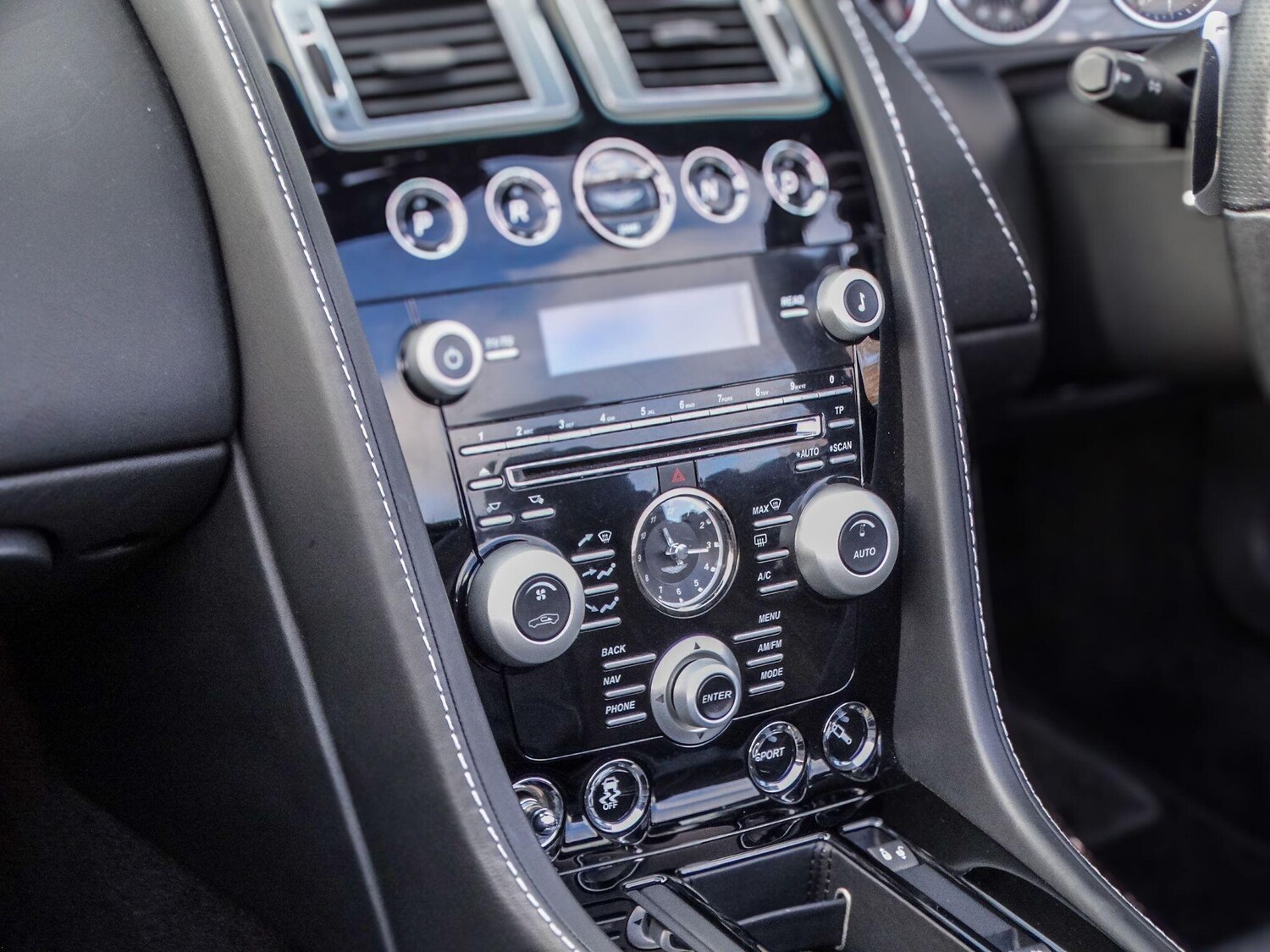 Used Aston Martin DB9 2011 for sale - 77441147: Photo 13