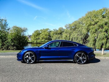 Used Porsche Taycan 2020 for sale - 76071789: Photo